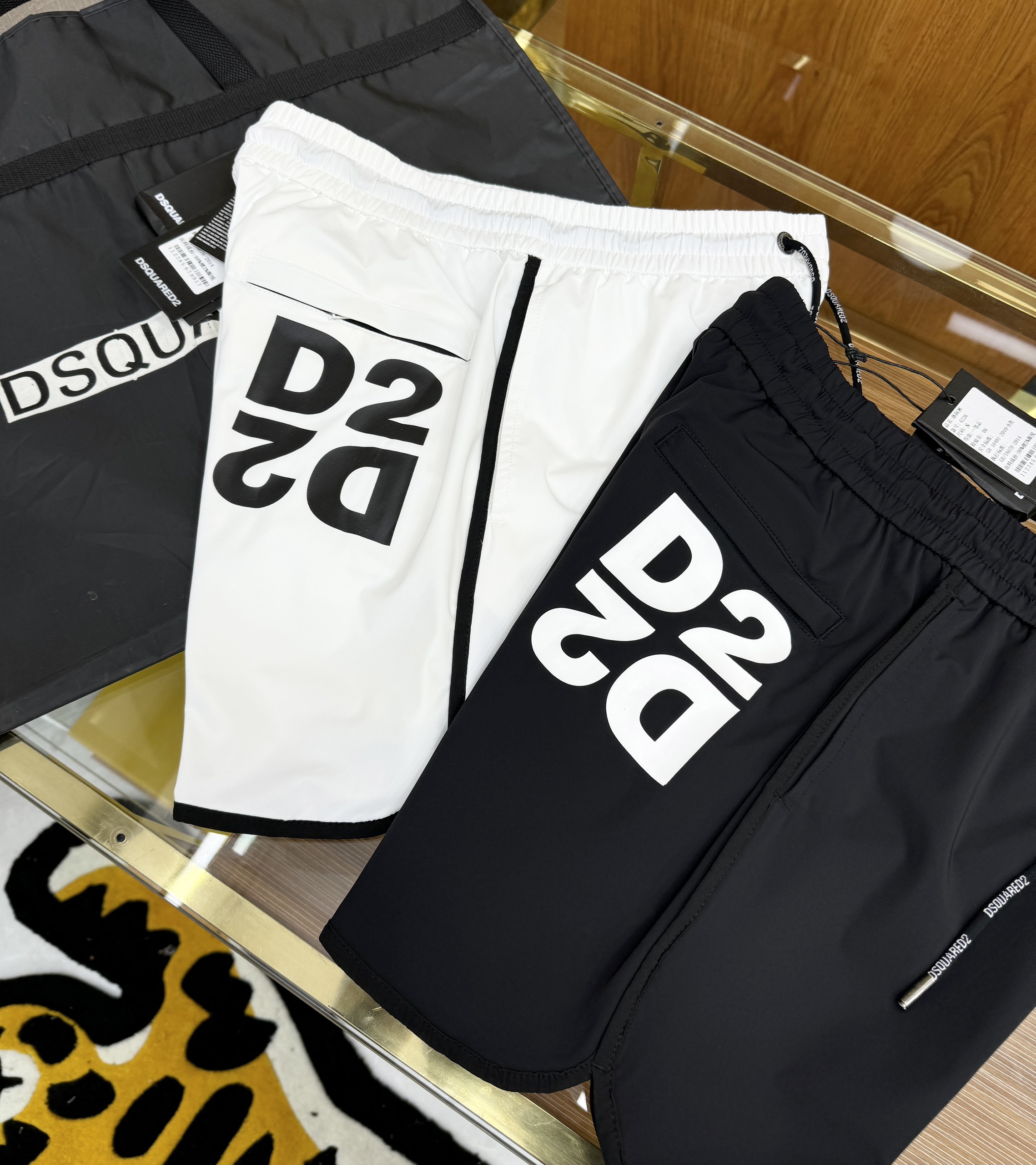 Quần short gió Dsquared2 DSQ2 logo D2 túi sau Like Auth 1-1 on web CD